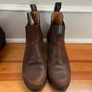 Brown Heeled Blundstones Boot